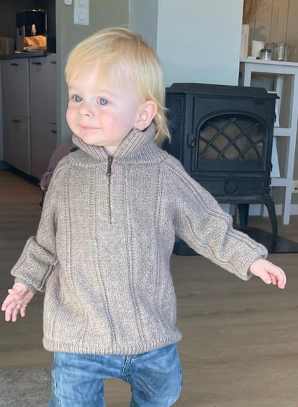 Simons halfzipp genser, barn. Norsk strikkeoppskrift