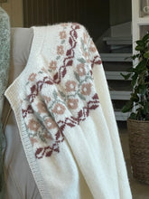 Load image into Gallery viewer, Sofia jakke, barn. Norsk strikkeoppskrift