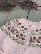 Load image into Gallery viewer, Sofia jakke, barn. Norsk strikkeoppskrift