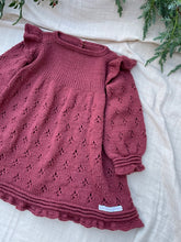 Load image into Gallery viewer, becharmed volangkjole, norsk strikkeoppskrift