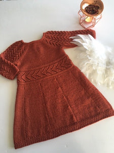 Eiras drømme kjole – Becharmed knitwear