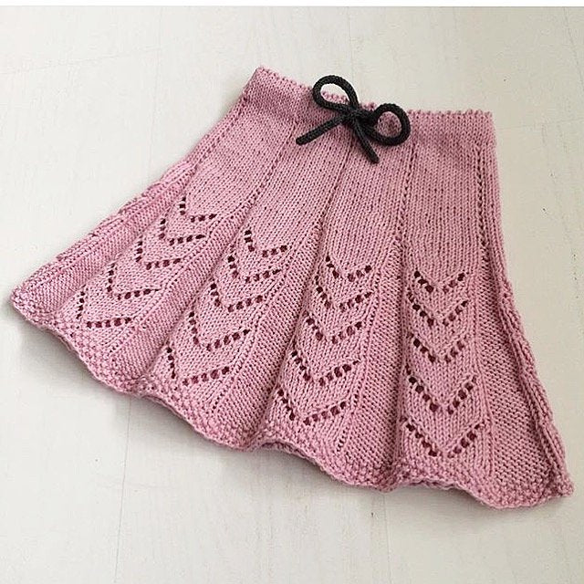 Hearts on line skirt, english pattern