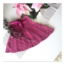 Load image into Gallery viewer, Hearts on line skirt, english pattern