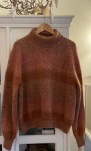 Load image into Gallery viewer, Bonus sweater, ungdom og dame strikkeoppskrift